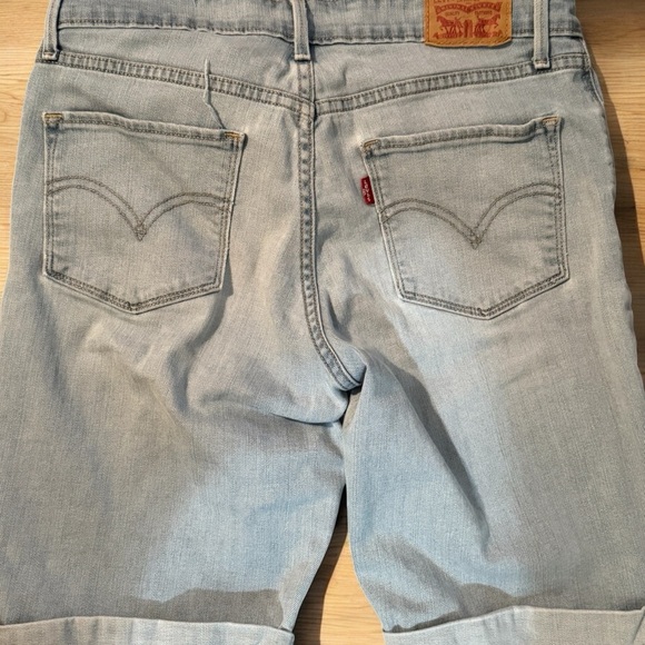 Levi's Blue Jean Shorts Light Faded Wash - Picture 2 of 3